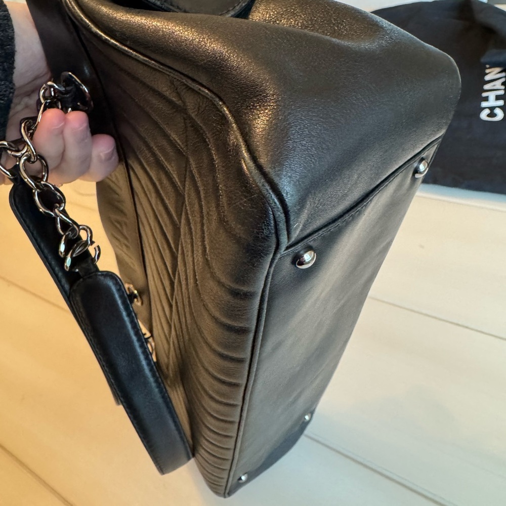 Chanel Vertical Quilted LAX Shoulder Bag - Picture 13 of 14